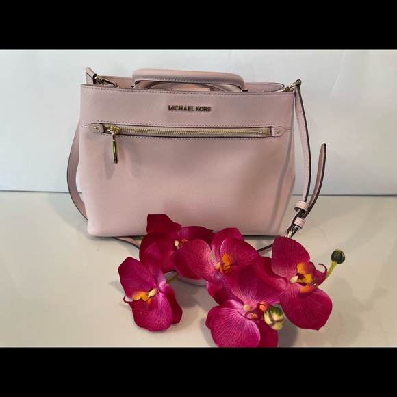 Michael Kors Hailee MD Satchel Leather Lightly used with tag. - Picture 2 of 14